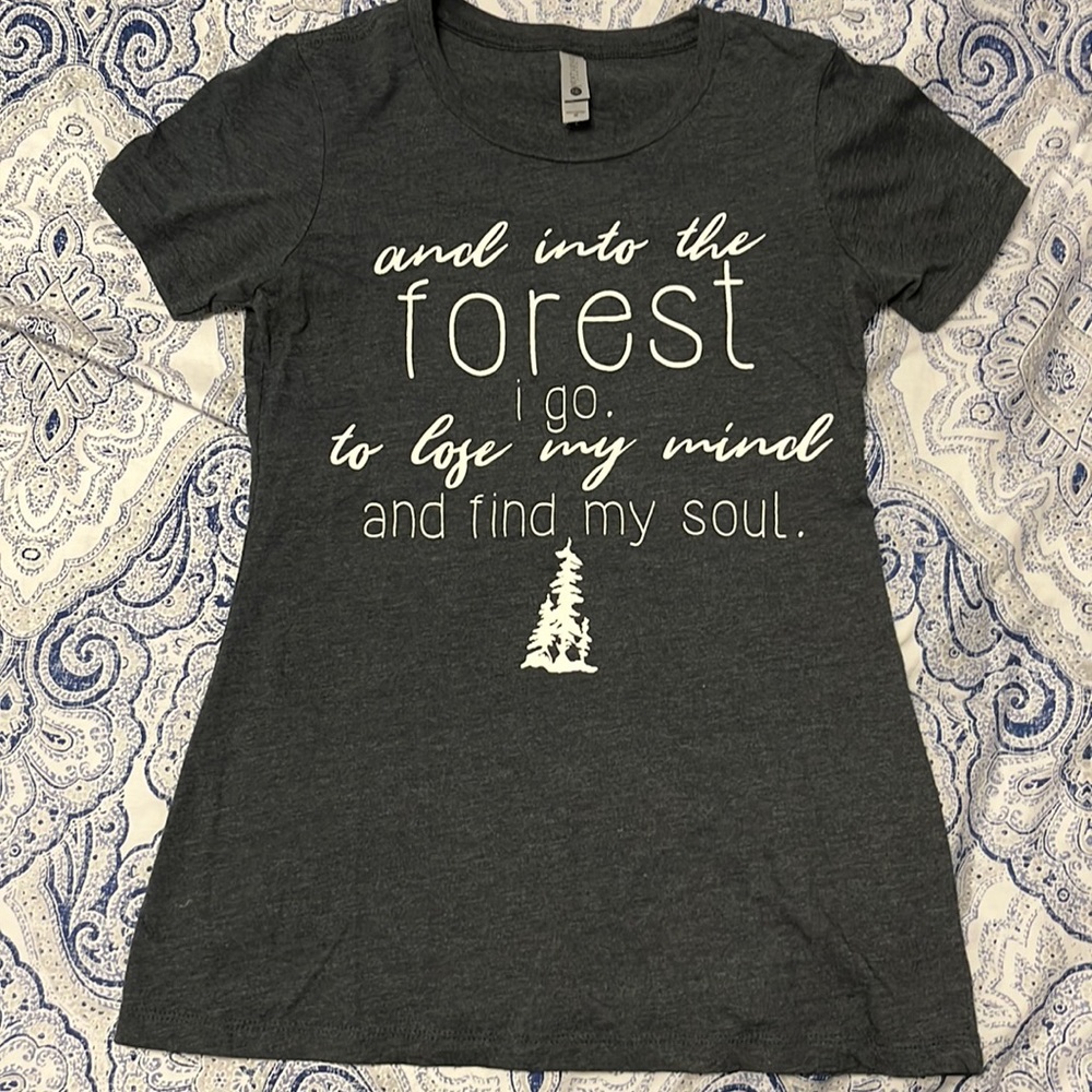 Like New Medium heathered navy tee